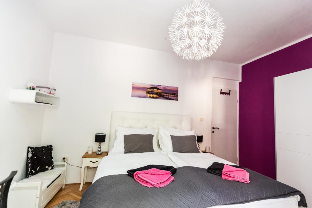 פודסטראנה Luxury Apartments Mia מראה חיצוני תמונה