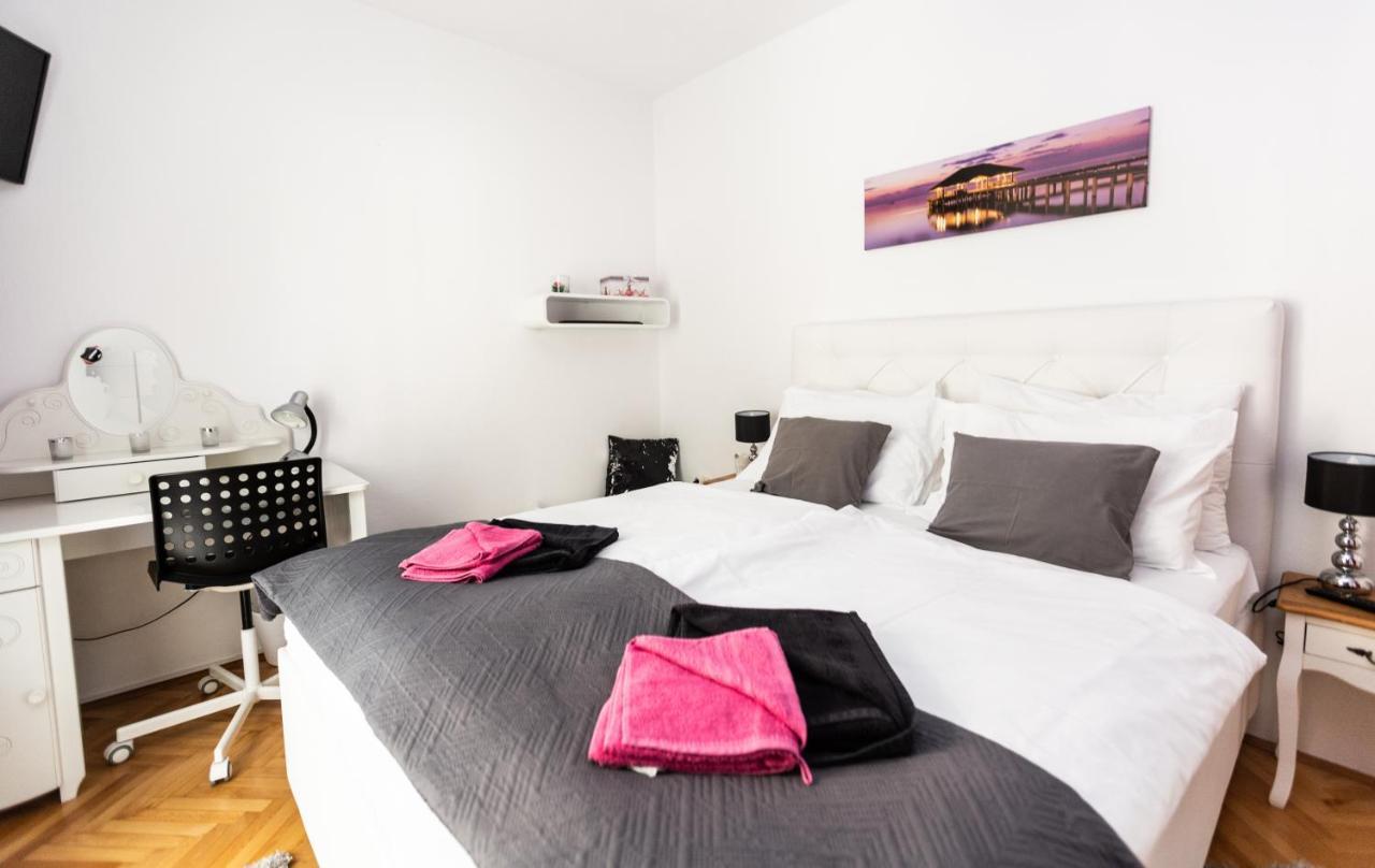 פודסטראנה Luxury Apartments Mia מראה חיצוני תמונה