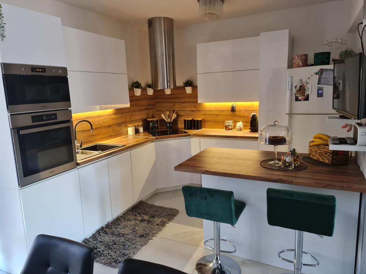 פודסטראנה Luxury Apartments Mia מראה חיצוני תמונה