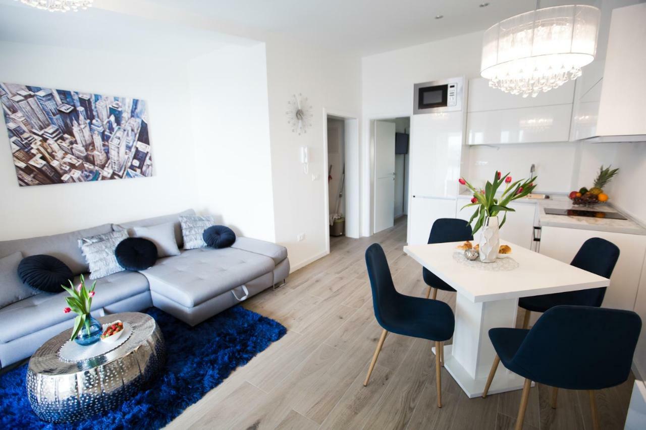 פודסטראנה Luxury Apartments Mia מראה חיצוני תמונה