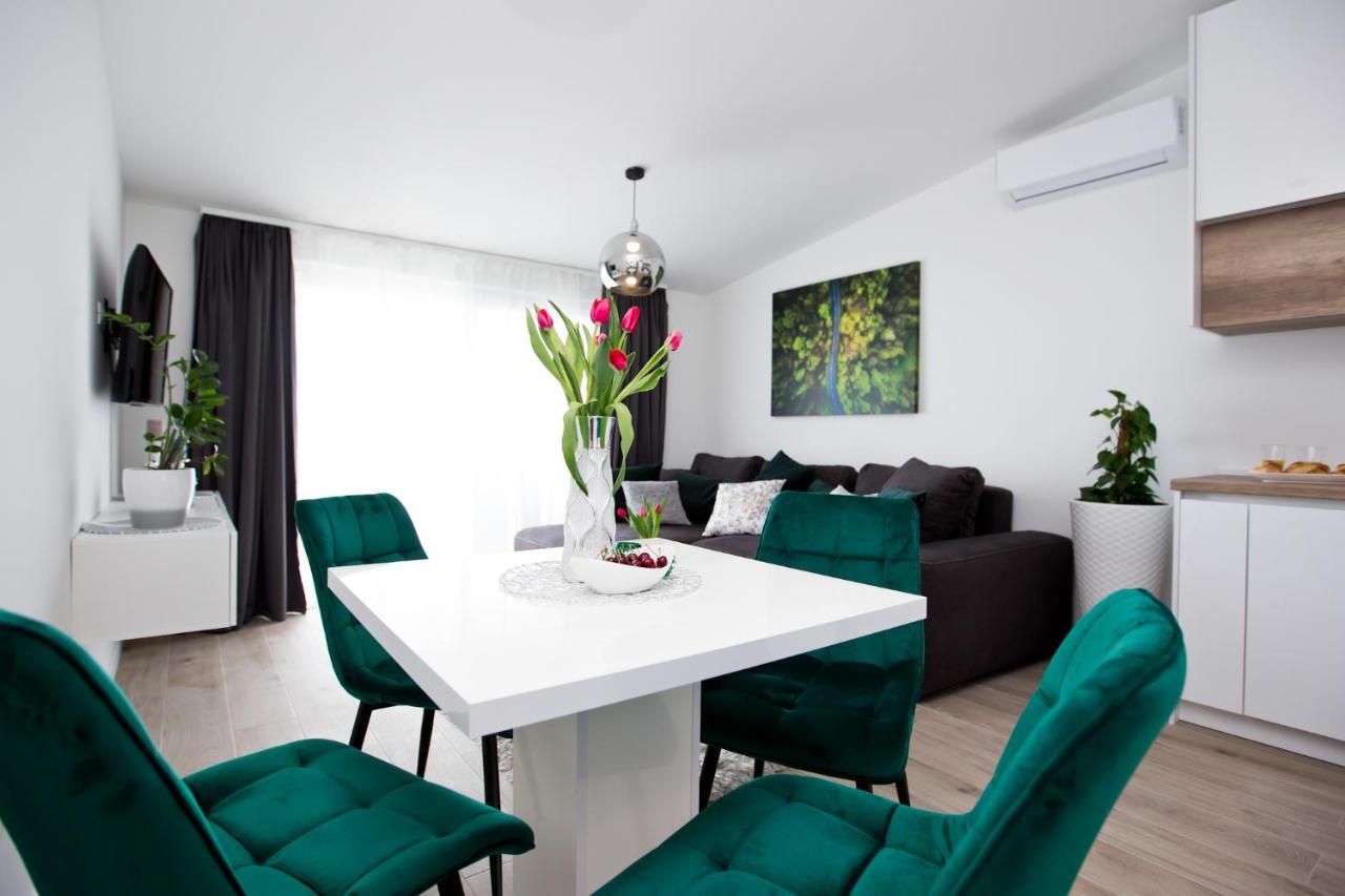 פודסטראנה Luxury Apartments Mia מראה חיצוני תמונה